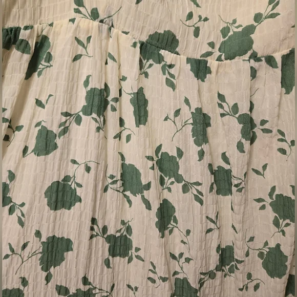 NWT ARULA Green and White Floral Maxi Dress - Picture 3 of 6
